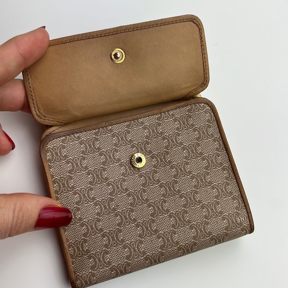 Auth. CELINE Macadam PVC Leather Bifold Wallet Logo Beige Gold Hardware Vintage - Picture 5 of 17